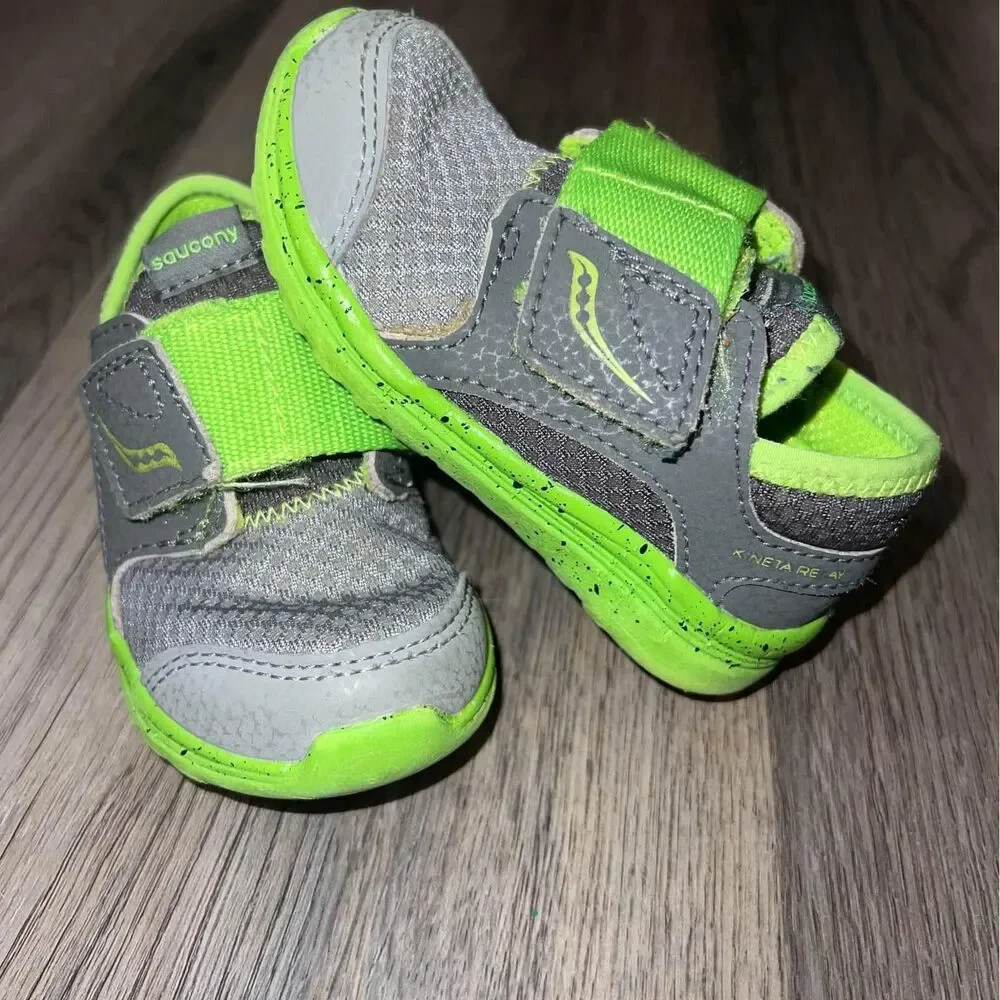 Saucony Infant Toddler Walking Shoes size 5 Gray  Green Adjustable